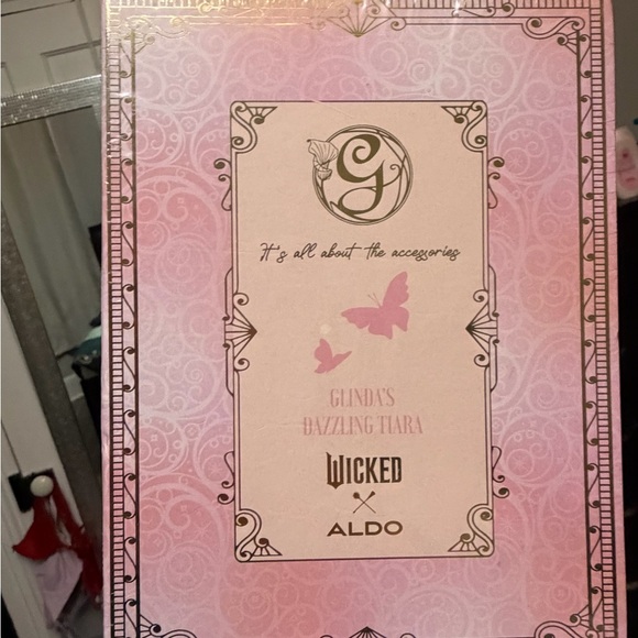 Wicked x Aldo Glinda’s dazzling tiara - Picture 3 of 4